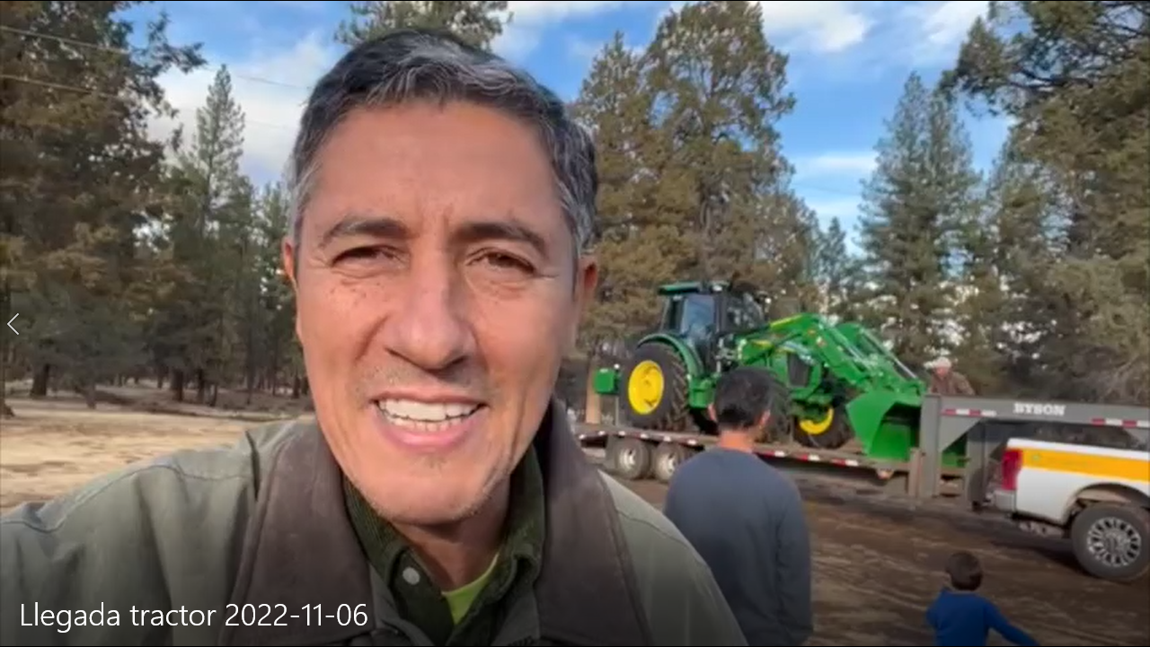 Llegada del nuevo tractor